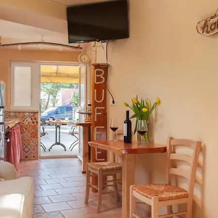 Apartment With Wifi - 6842 Makarska
